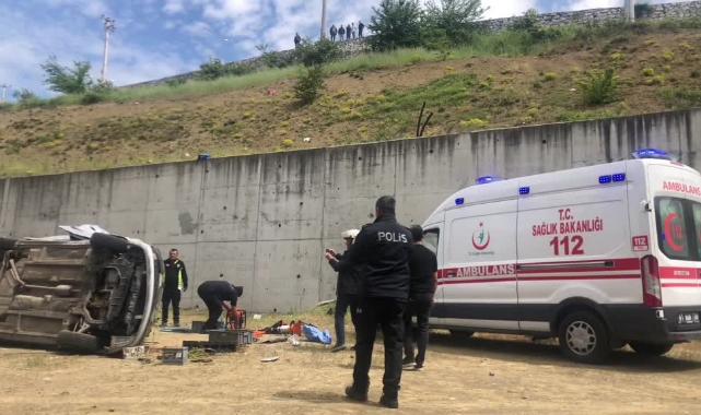 Otomobil Şarampole Devrildi