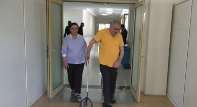 Sedyeyle Gittiği Hastaneden Yürüyerek Çıktı