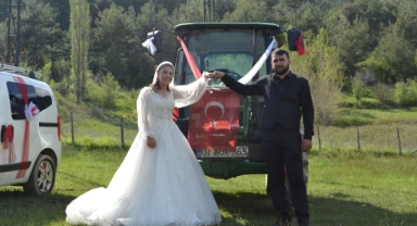 Traktörünü Düğün Arabası Yaptı