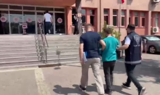 2 Tırı Kundakladı