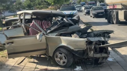 Karşı Şeride Geçip İşçi Servisiyle Çarpıştı:10 Yaralı