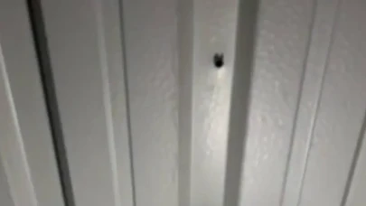 Yorgun Mermi Faciası:Tavanı Deldi, Ortlarına Düştü!