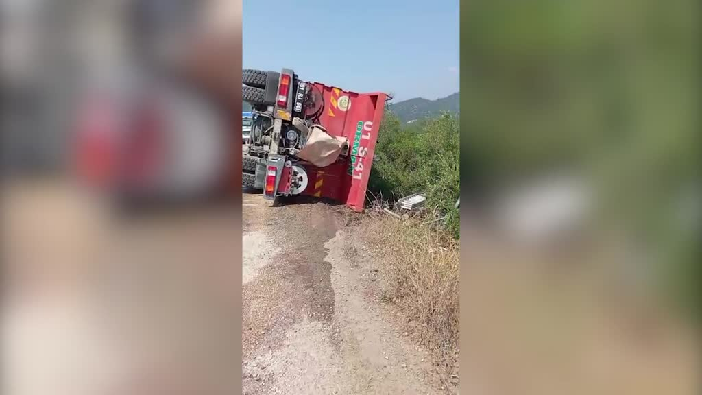 Orman Yangınına Müdahaleye Giden Arazöz Devrildi:2 Yaralı