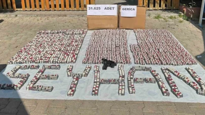 Sahibi Hapiste! Şüpheli Araç Uyuşturucu Deposu Çıktı