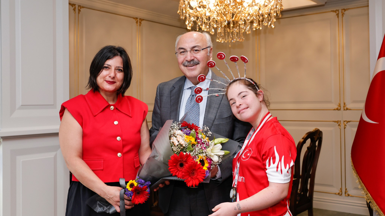 Avrupa İkincisi Selin Naz Özcan Vali Köşger’i Ziyaret Etti