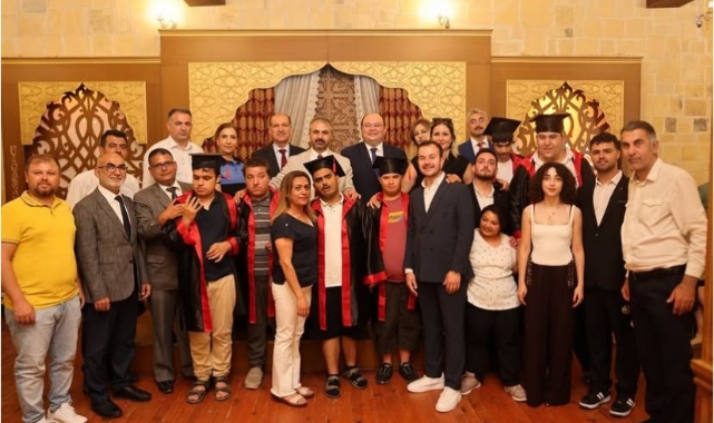 Adana Atakent Özel Uygulama Okulu İlk Mezunlarını Verdi
