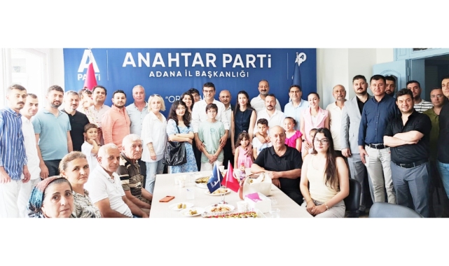 Anahtar Parti Adana İl Başkanlığı’nda Bayram Coşkusu