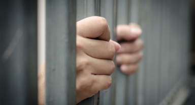 Babasını Bıçakla Ağır Yaralayana 10 Yıl 10 Ay Hapis