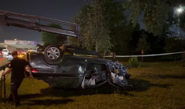 Bariyerlere Çarpıp Takla Attı:1 Ölü,3 Yaralı