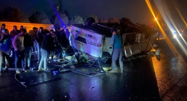 Kontrolden Çıktı, Devrildi:25 Yaralı