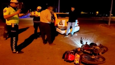 Motosiklet Otomobile Arkadan Çarptı: 1 Yaralı