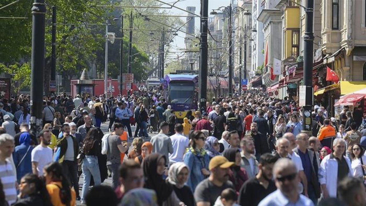 Toplu Taşımada, Açık Alanda Artık Yasak: Ceza Kesilecek!