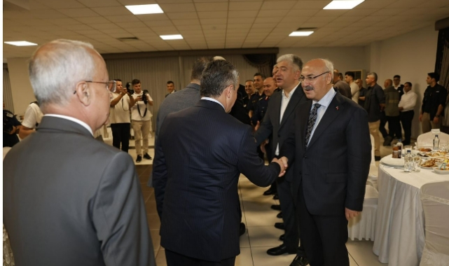 Vali Köşger Güvenlik Güçleri ve İl Protokolüyle Bayramlaştı