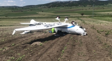 Zorunlu İniş Yapan Eğitim Uçağı Ters Döndü