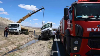 Kontrolden Çıktı, Devrildi:Sürücü Yaralı