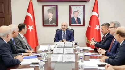 Adana'da Yapılan Tavuk Yetiştiriciliği Değerlendirildi