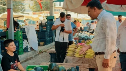 Başkanın Küçük Pazarcılarla Gülümseten Anları