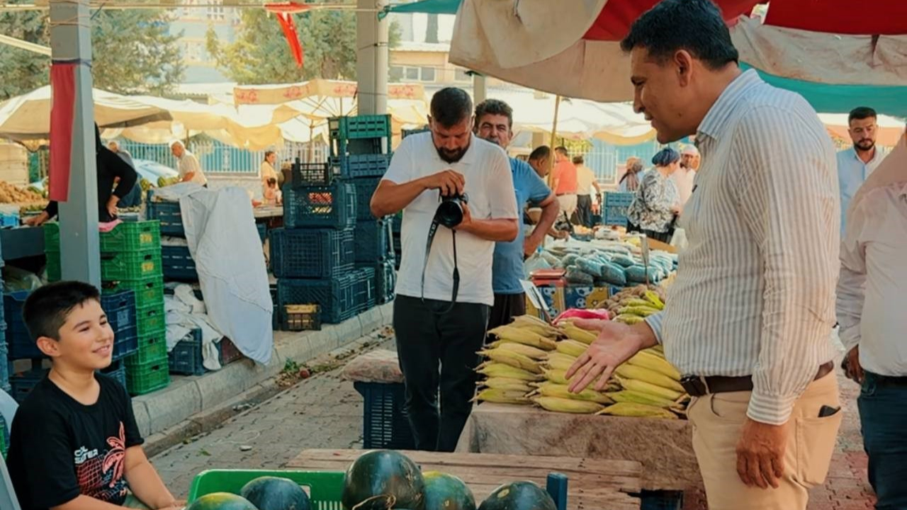 Başkanın Küçük Pazarcılarla Gülümseten Anları