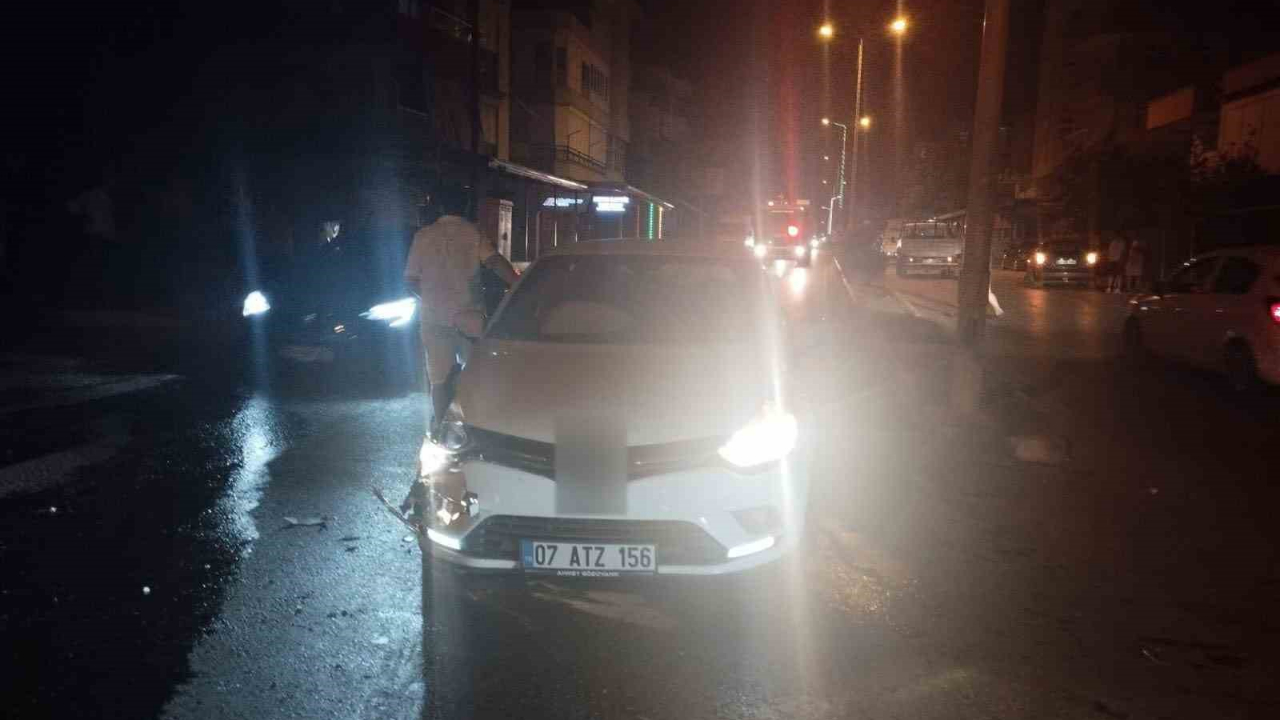 Otomobiller Çarpıştı:2 Yaralı