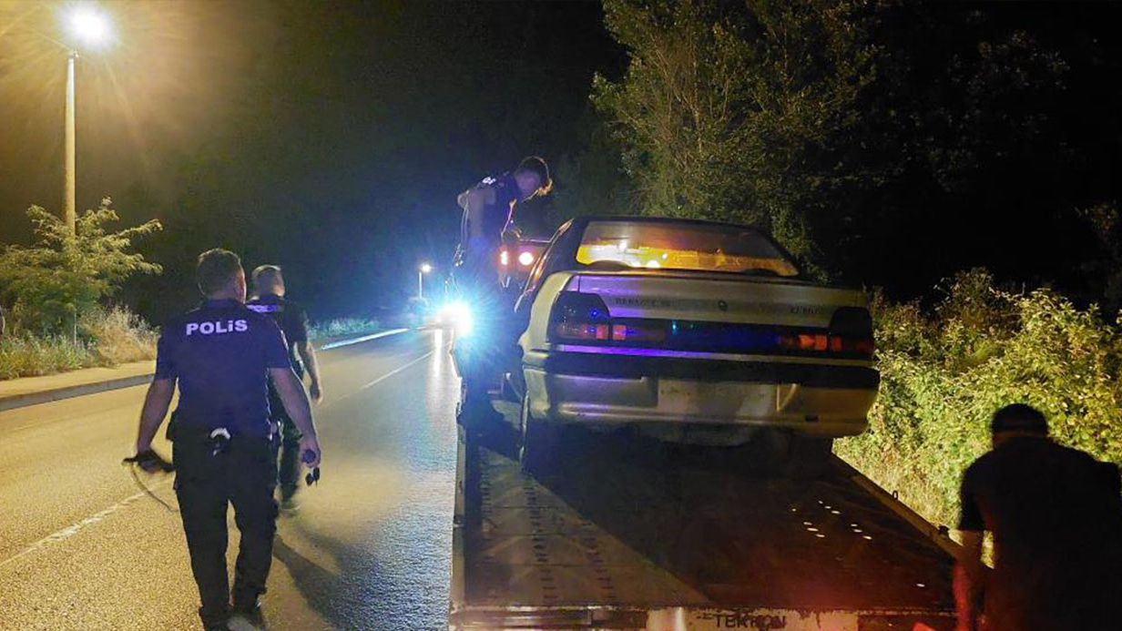 Çaldığı Otobille Kaçtı Polise Yakalandı