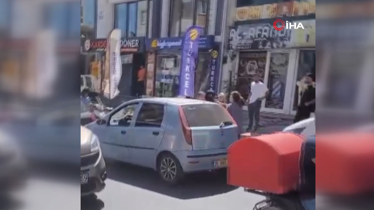 Trafikte İki Kadın Sürücünün Tartışması Kavgaya Döndü