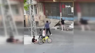İki  Grup Arasında Sopalı Kavga