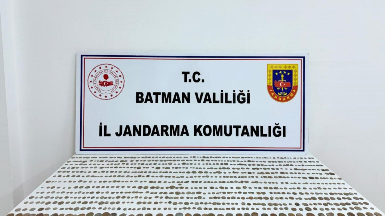 Müşteri Kılığına Giren Jandarma:Bin 245 Sikke Ele Geçirdi