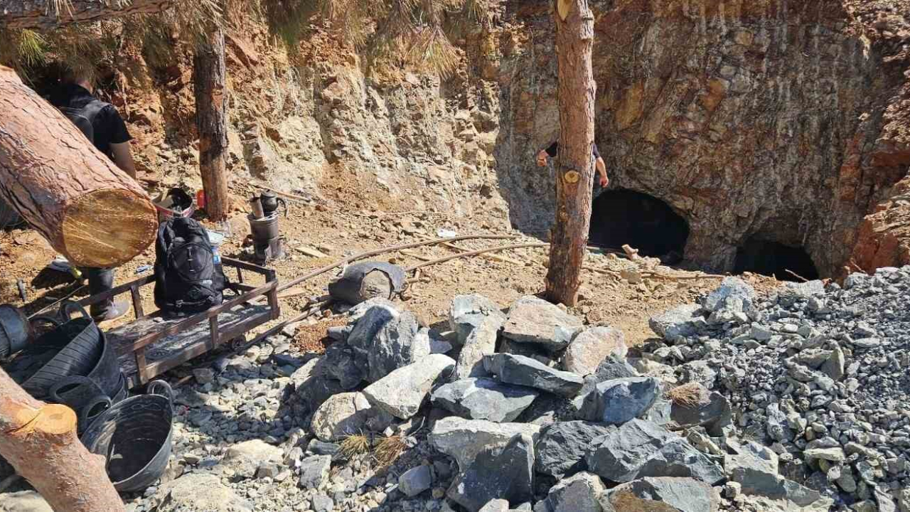 Kaçak Krom Madeni Çıkaran 3 Şahıs Suçüstü Yakalandı