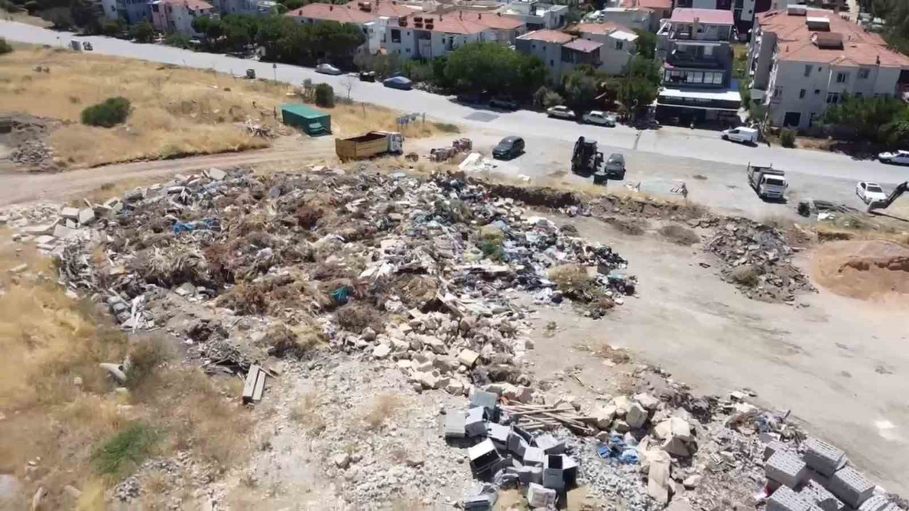 Foça’da Gezi Rotası Önce Çöplük Sonra Deniz