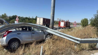 Otomobil Bariyerlere Saplandı:1 Yaralı