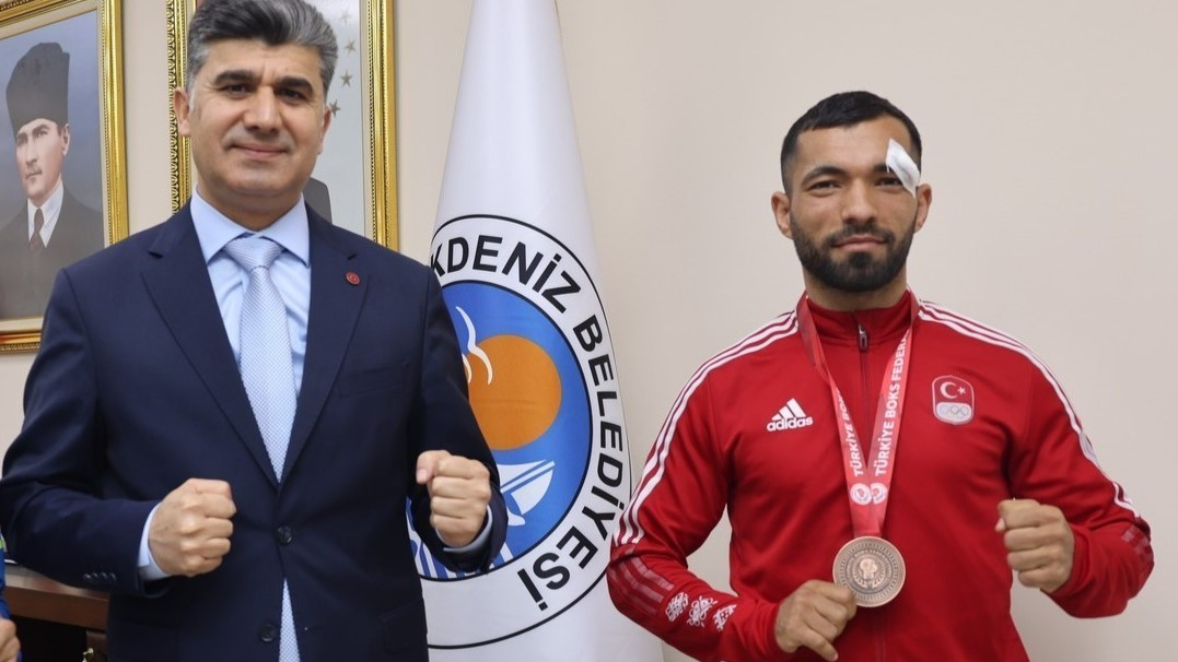 Mersinli Milli Sporcu Kick Boks Şampiyonasında