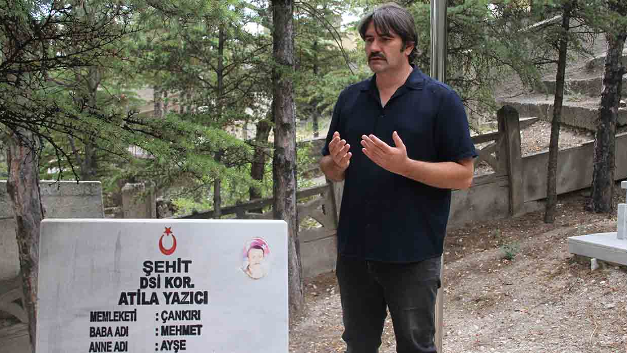 Şehit Haberlerinden Etkilendi, 81 İldeki Mezarlarını Ziyaret Etti