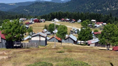 Şehir Kavruluyor, Yayla Nefes Aldırıyor