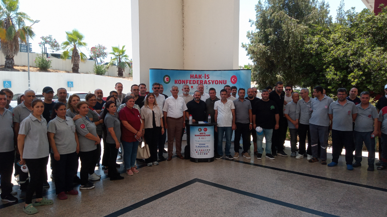 HAK İŞ Hem Haklarını İstedi Hem Şehitleri Andı