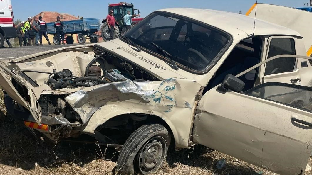 Kazaya Karışan İki Otomobilden Biri Alev Aldı
