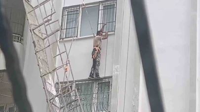İskelenin halatı Koptu, İşçi Ölümden Döndü