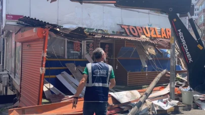 Bıçaklı Kavgaya Neden Olan Market Reyonu Yıkıldı