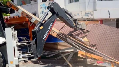 Bıçaklı Kavgaya Neden Olan Market Reyonu Yıkıldı