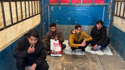 4 Kaçak Göçmen Tırın Dorsesinde Yakalandı