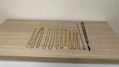 1 Milyonluk Ziynet Eşyası Çaldılar, Kaçarken Yakalandılar
