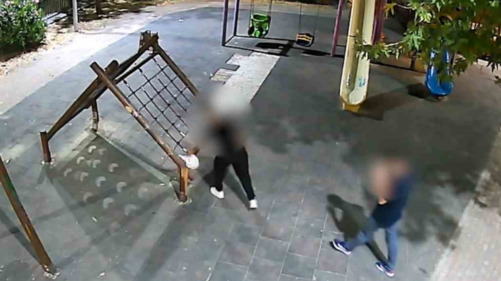Parktaki Kameraları Kıran Şüpheliler Kamerada