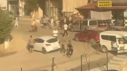 Araç Sürücüsünün AçtığıKapıya Çarpan Motorsikletli Yaralandı