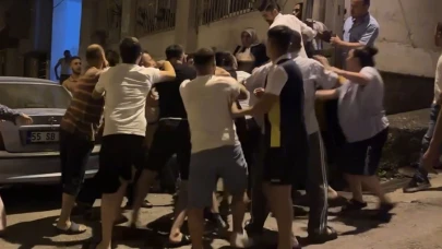Sokak Ortasında Park Yeri Kavgası, Birbirlerine Girdiler