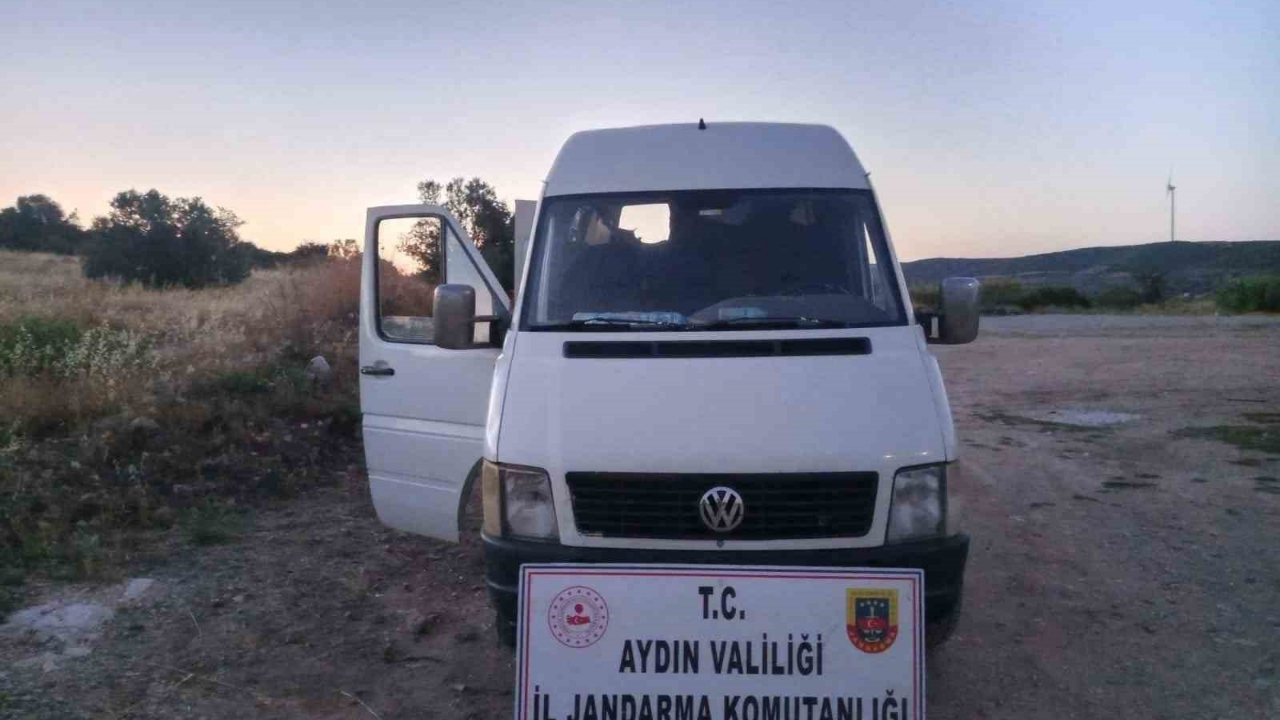 Araç İçerisinde 31 Düzensiz Göçmen Yakalandı