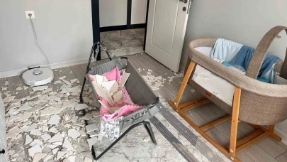 Bebek, Çöken Tavan Sıvasından Saniyelerle Kurtuldu
