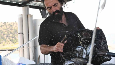 Denizi Kıyısı Olmayan Yerde Yılda 225 Ton Balık Üretiyor