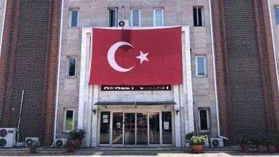 Tartıştığı Erkek Arkadaşını Tornavidayla Ağır Yaraladı