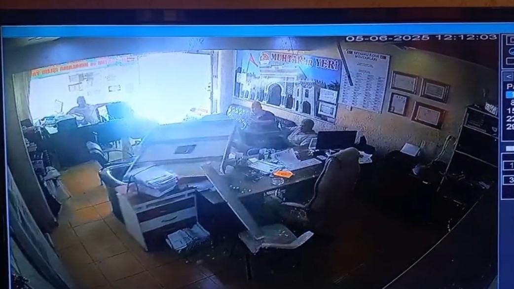 İş Yerinin Tavanının Çöktü Kazayı Ucuz Atlattılar