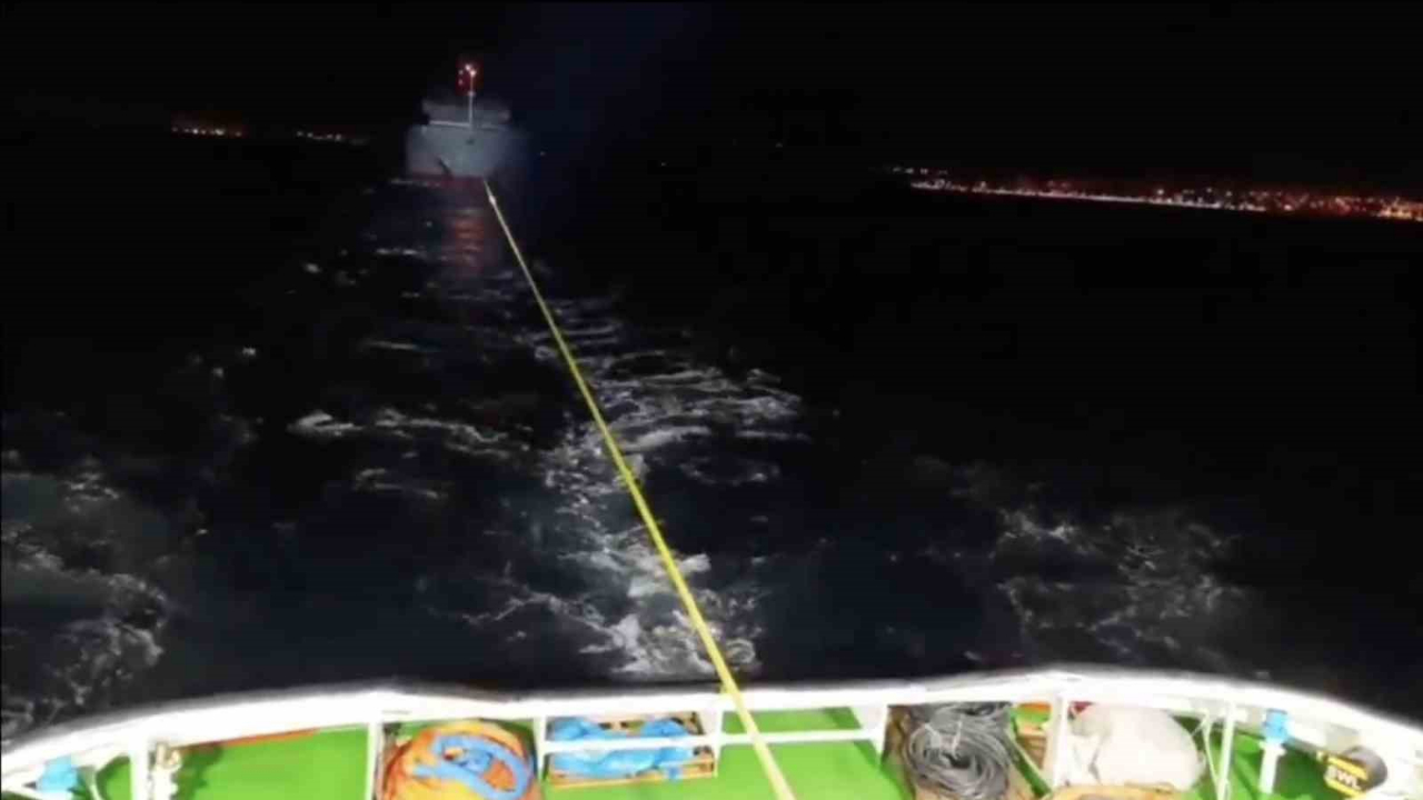 Genel Kargo Gemisi Makine Arızası Yaptı