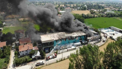 Fabrika Yangını Havadan Görüntülendi